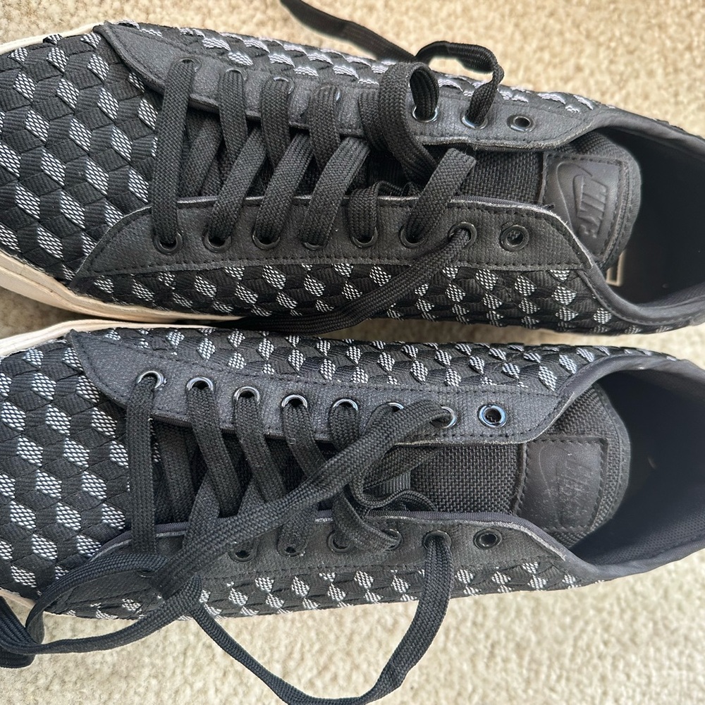 Men’s Nike shoes